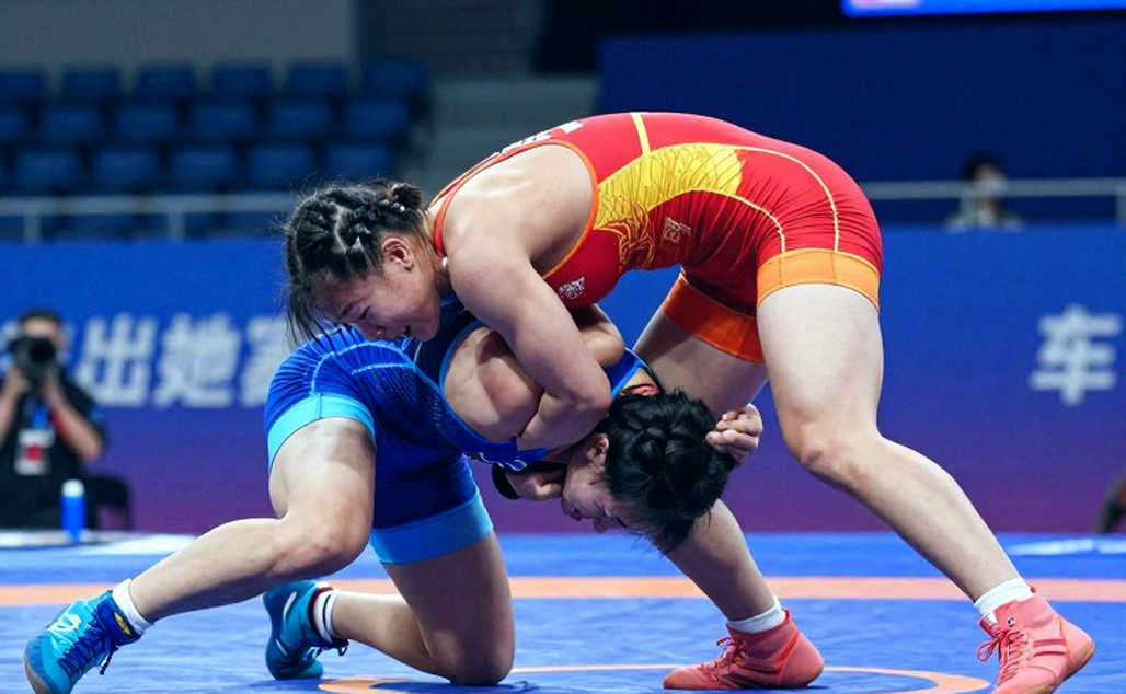 तराज़ू का सौ ग्राम: कुश्ती का असली सीज़न वहाँ चलता है जहाँ कैमरा नहीं जाता